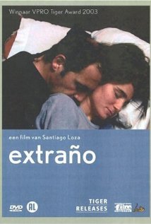 Extraño 2003 capa
