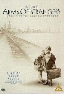 Into the Arms of Strangers: Stories of the Kindertransport 2000 copertina
