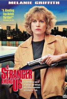 A Stranger Among Us 1992 capa